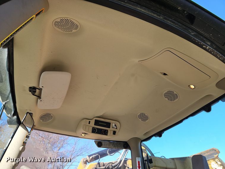 image for item EI8599 2013 John Deere 6115R MFWD tractor