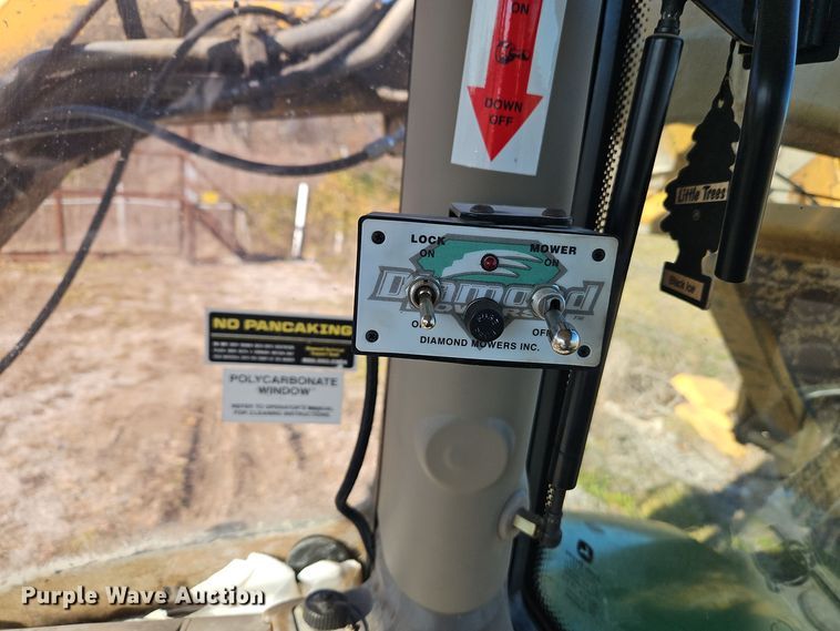 image for item EI8599 2013 John Deere 6115R MFWD tractor