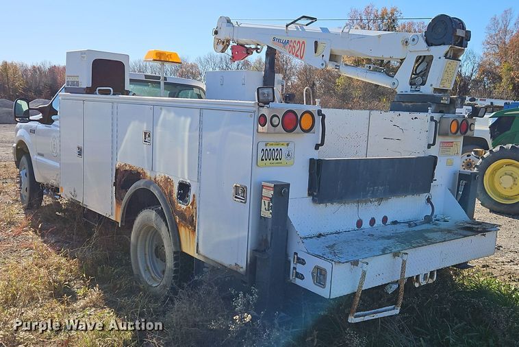 image for item EI8600 2004 Ford F550 Super Duty XL utility / service truck