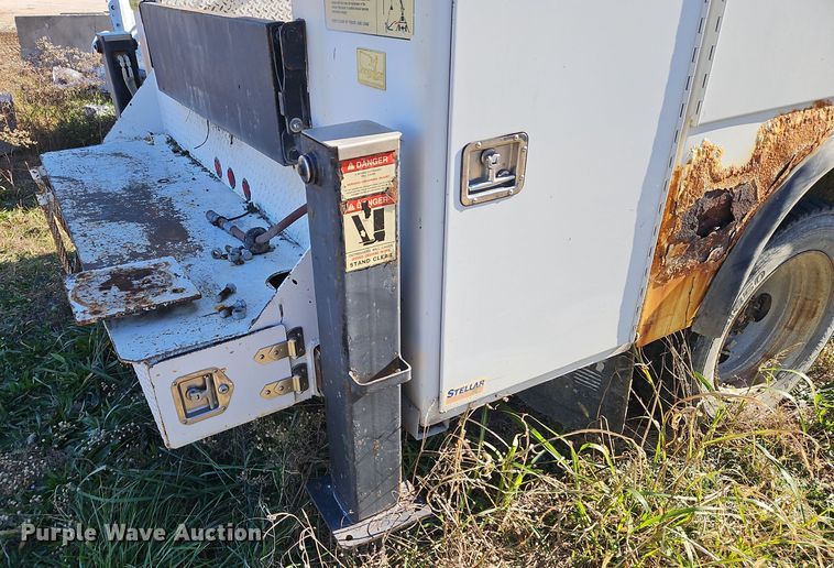 image for item EI8600 2004 Ford F550 Super Duty XL utility / service truck