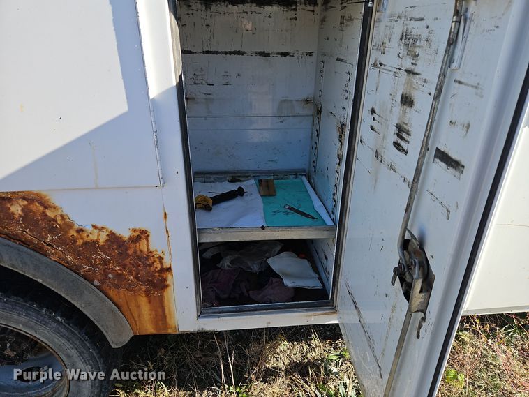 image for item EI8600 2004 Ford F550 Super Duty XL utility / service truck