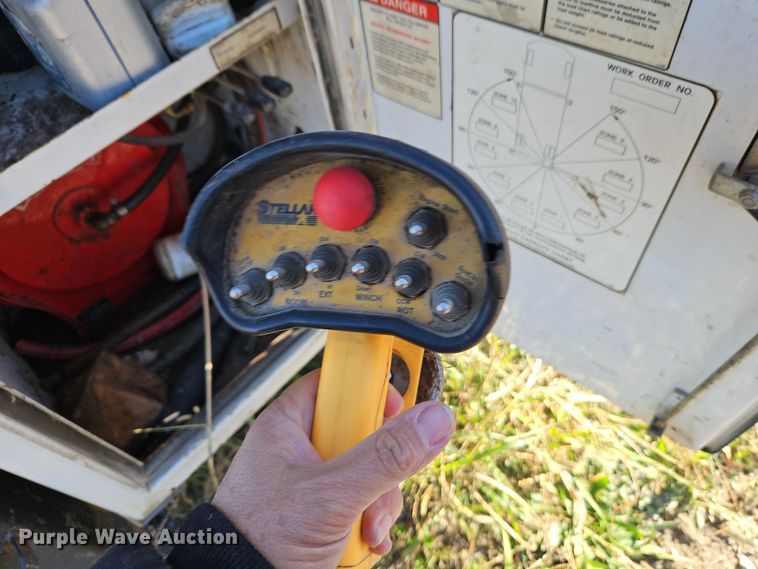 image for item EI8600 2004 Ford F550 Super Duty XL utility / service truck