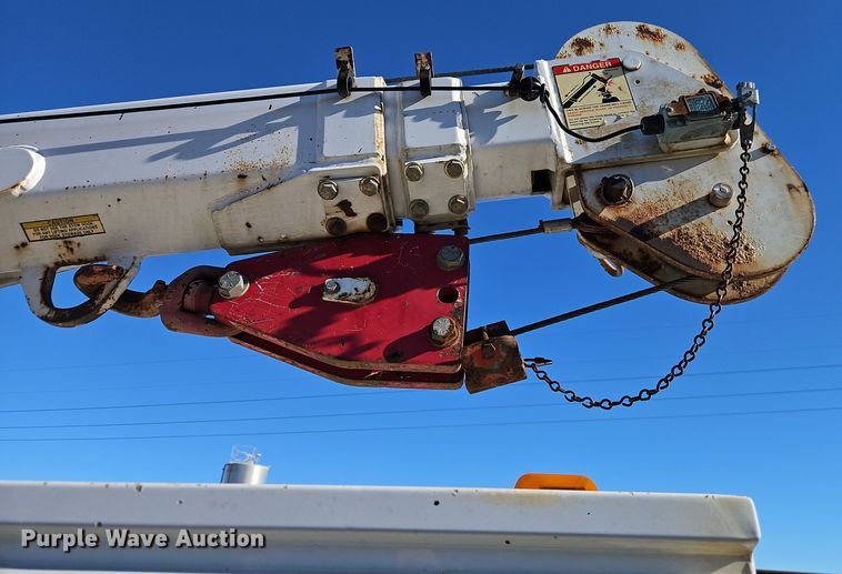 image for item EI8600 2004 Ford F550 Super Duty XL utility / service truck