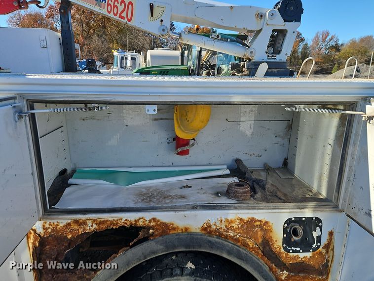 image for item EI8600 2004 Ford F550 Super Duty XL utility / service truck