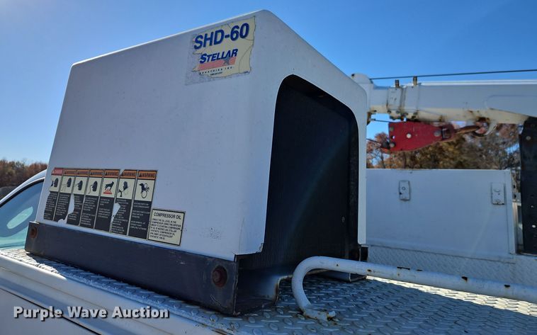 image for item EI8600 2004 Ford F550 Super Duty XL utility / service truck