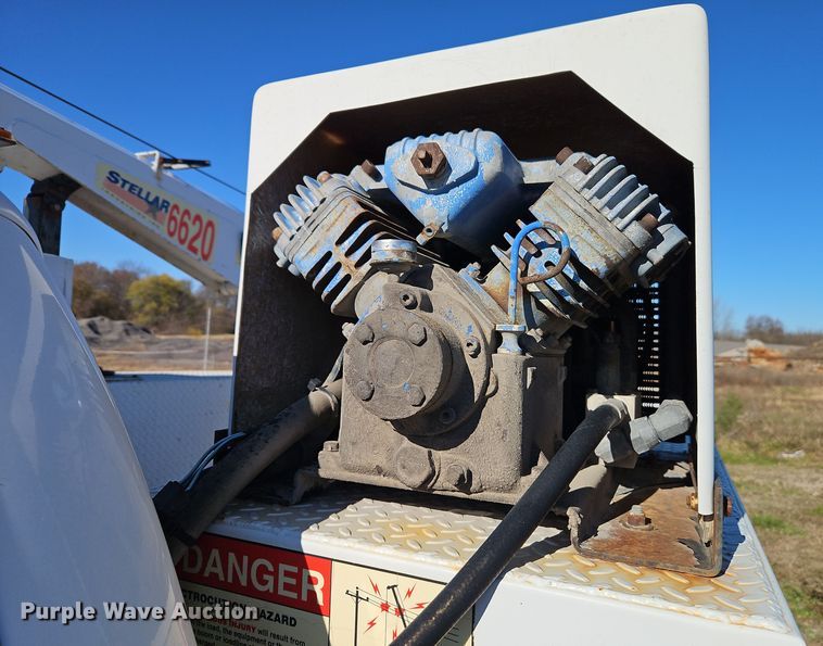 image for item EI8600 2004 Ford F550 Super Duty XL utility / service truck