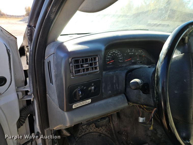 image for item EI8600 2004 Ford F550 Super Duty XL utility / service truck