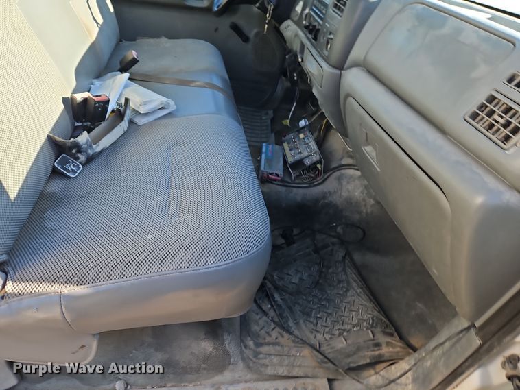 image for item EI8600 2004 Ford F550 Super Duty XL utility / service truck