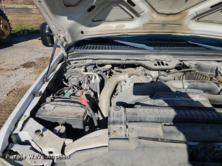 image for item EI8600 2004 Ford F550 Super Duty XL utility / service truck