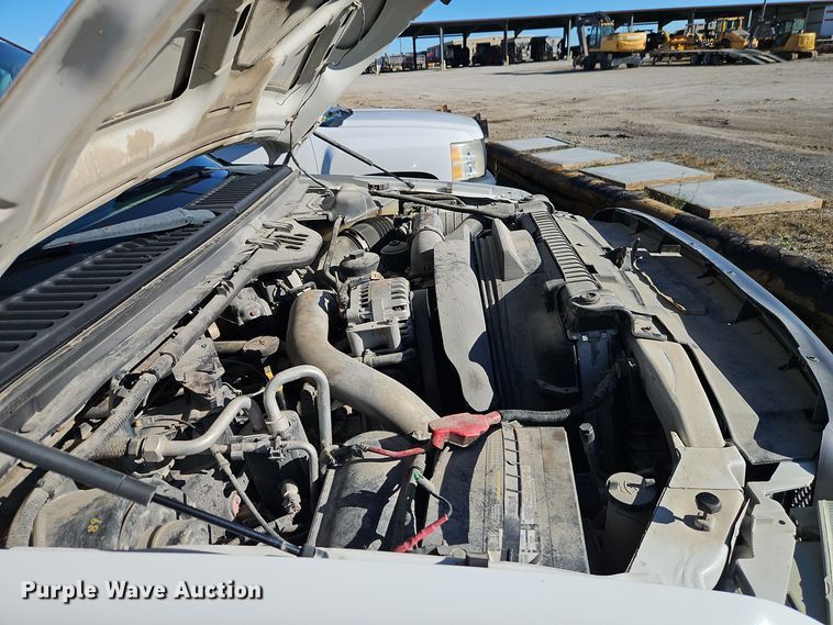 image for item EI8600 2004 Ford F550 Super Duty XL utility / service truck