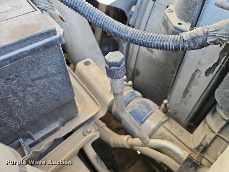 image for item EI8600 2004 Ford F550 Super Duty XL utility / service truck