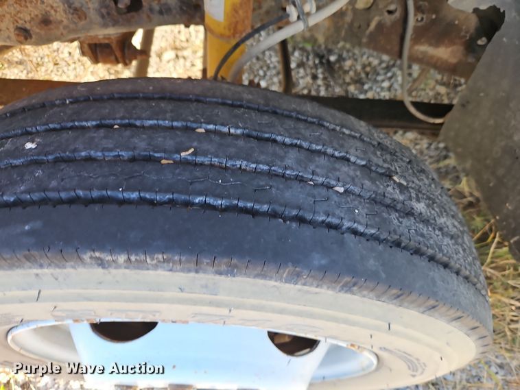 image for item EI8600 2004 Ford F550 Super Duty XL utility / service truck