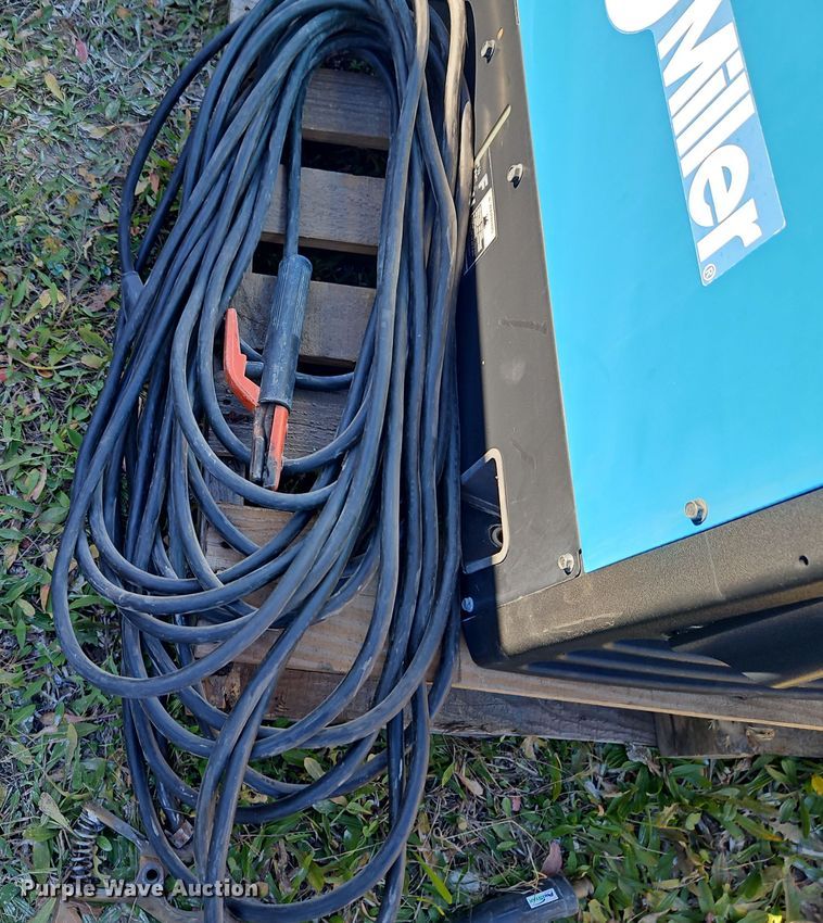 image for item EI8601 Miller Bobcat welder/generator