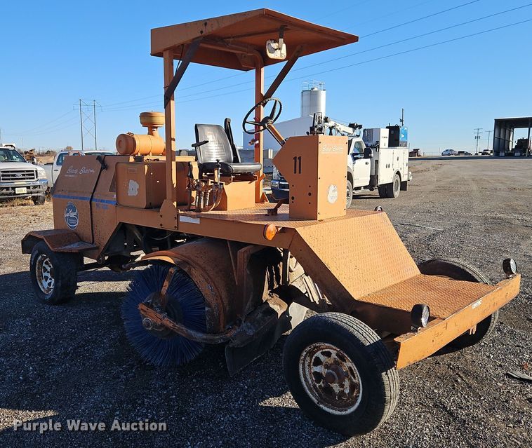 image for item EI8735 Broce RC300 broom