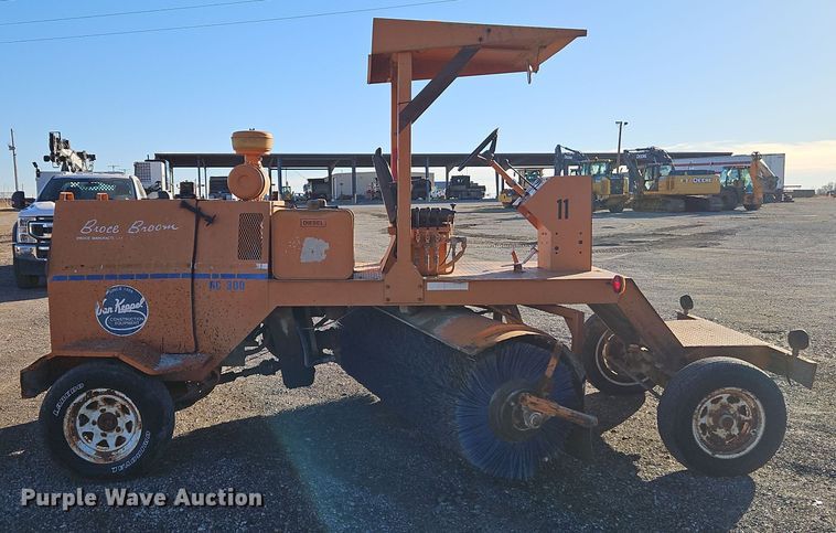 image for item EI8735 Broce RC300 broom