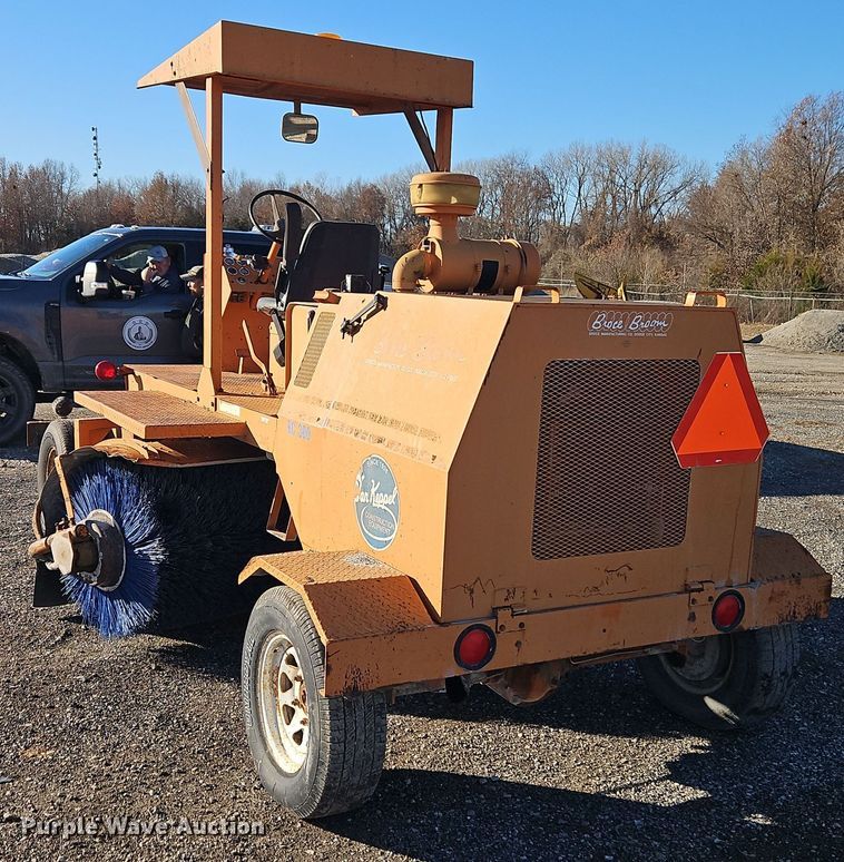 image for item EI8735 Broce RC300 broom