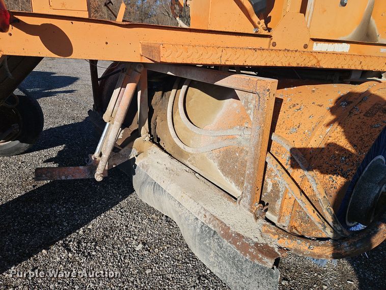 image for item EI8735 Broce RC300 broom