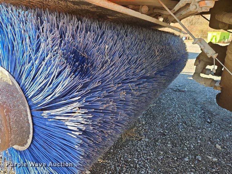 image for item EI8735 Broce RC300 broom