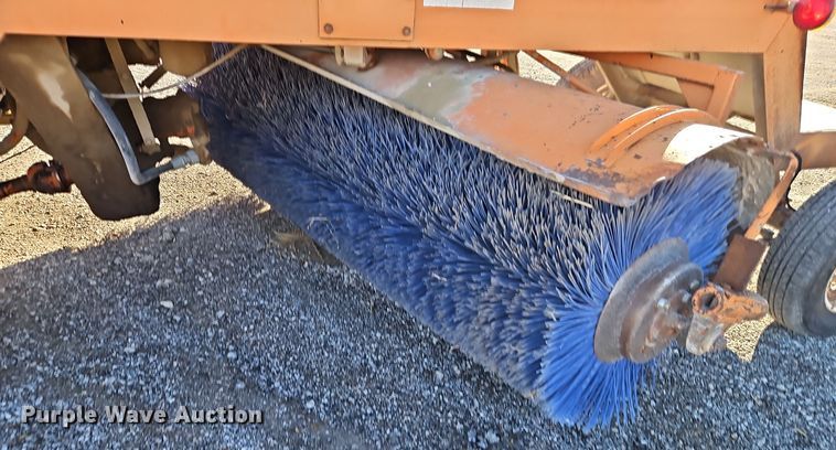 image for item EI8735 Broce RC300 broom