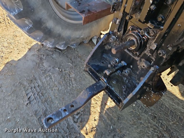 image for item EI8736 2006 Challenger MT525B MFWD tractor