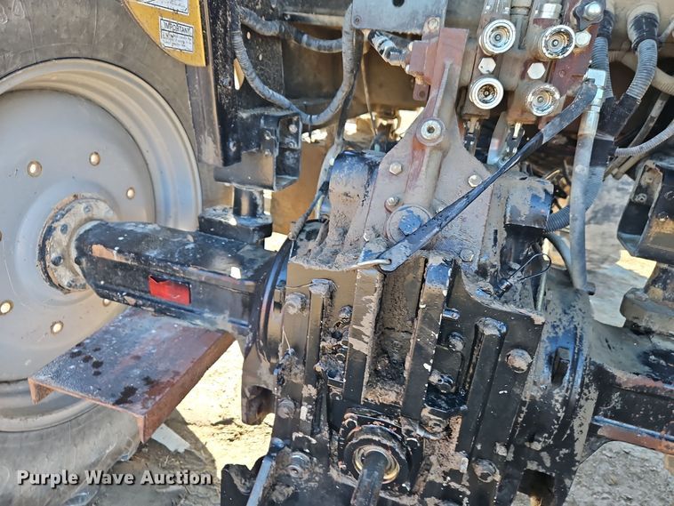 image for item EI8736 2006 Challenger MT525B MFWD tractor