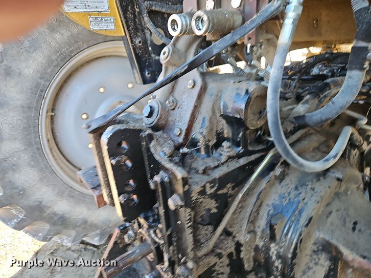 image for item EI8736 2006 Challenger MT525B MFWD tractor