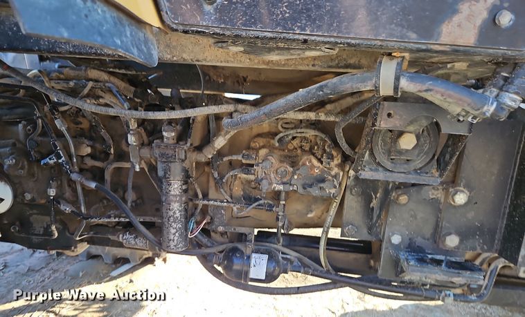 image for item EI8736 2006 Challenger MT525B MFWD tractor