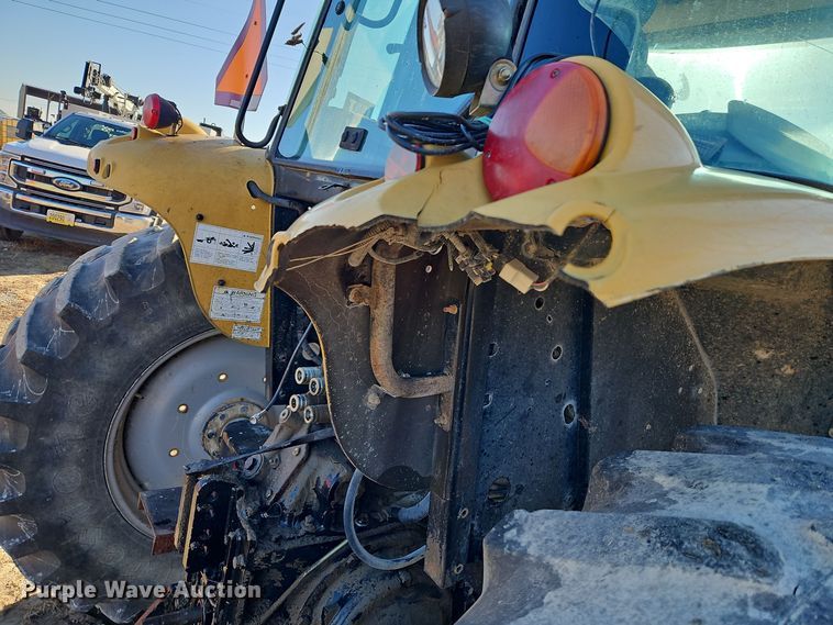 image for item EI8736 2006 Challenger MT525B MFWD tractor