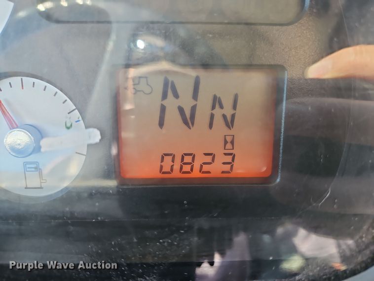 image for item EI8736 2006 Challenger MT525B MFWD tractor