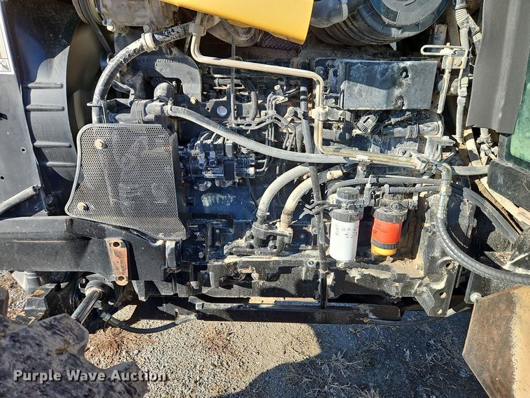 image for item EI8736 2006 Challenger MT525B MFWD tractor