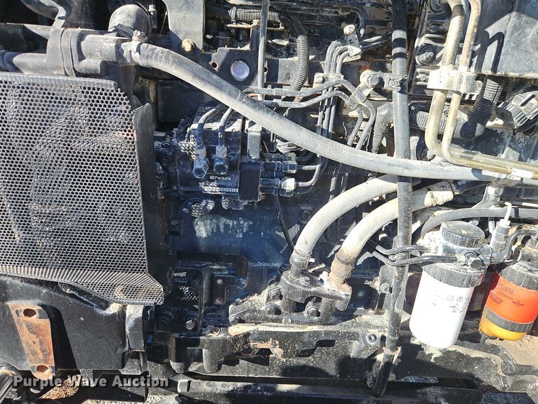 image for item EI8736 2006 Challenger MT525B MFWD tractor