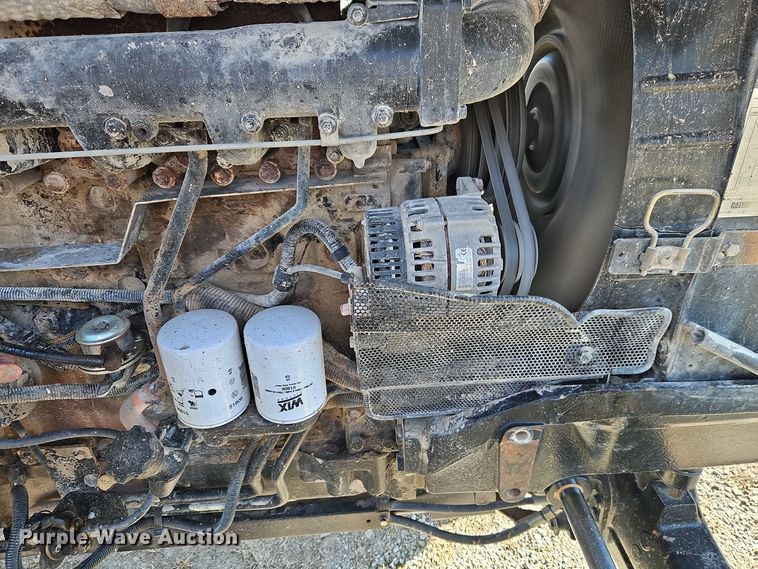 image for item EI8736 2006 Challenger MT525B MFWD tractor