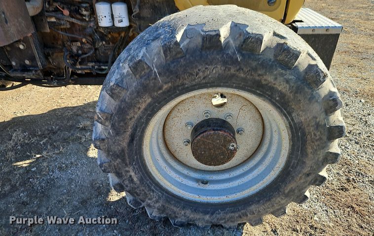 image for item EI8736 2006 Challenger MT525B MFWD tractor