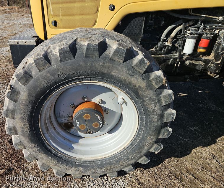 image for item EI8736 2006 Challenger MT525B MFWD tractor