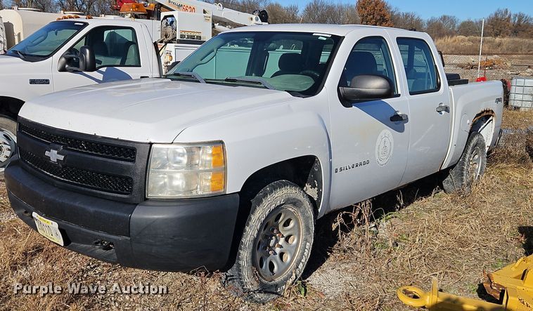 image for item EI8737 2008 Chevrolet Silverado 1500 Crew Cab pickup truck