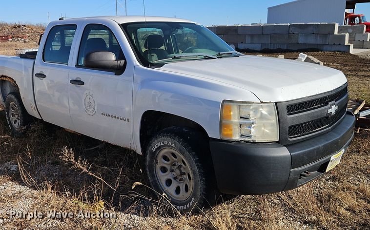 image for item EI8737 2008 Chevrolet Silverado 1500 Crew Cab pickup truck