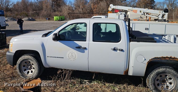 image for item EI8737 2008 Chevrolet Silverado 1500 Crew Cab pickup truck