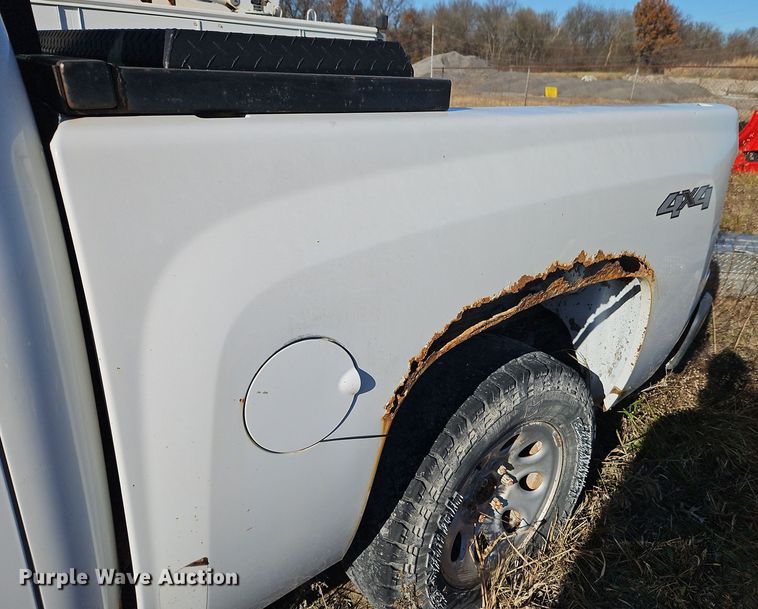 image for item EI8737 2008 Chevrolet Silverado 1500 Crew Cab pickup truck