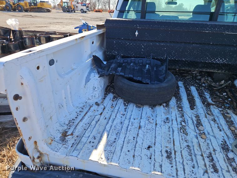 image for item EI8737 2008 Chevrolet Silverado 1500 Crew Cab pickup truck