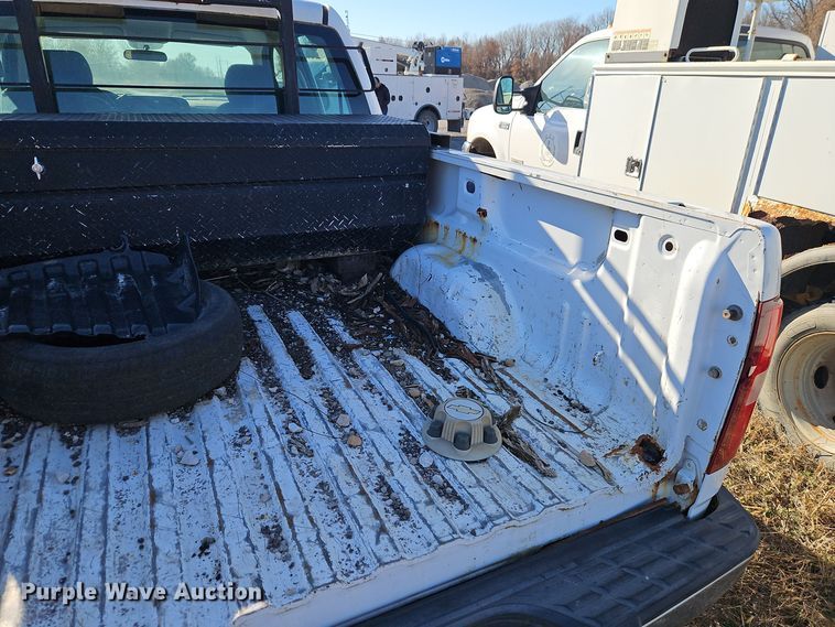 image for item EI8737 2008 Chevrolet Silverado 1500 Crew Cab pickup truck