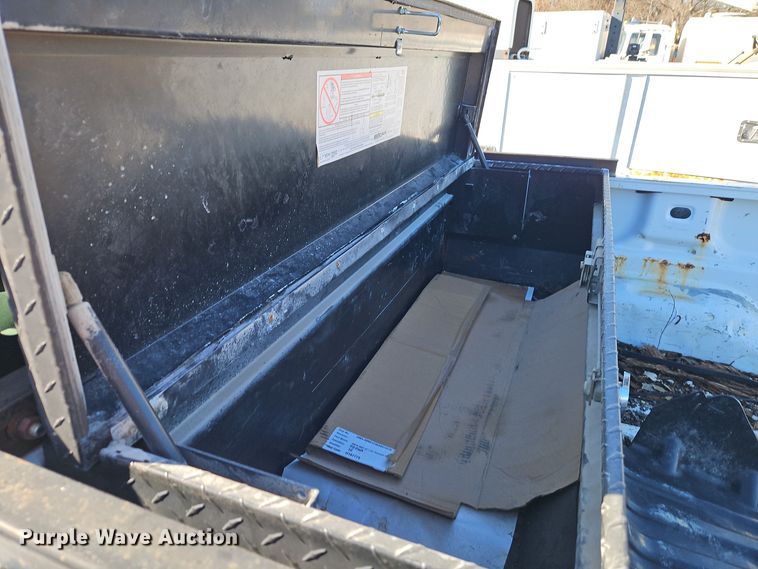 image for item EI8737 2008 Chevrolet Silverado 1500 Crew Cab pickup truck