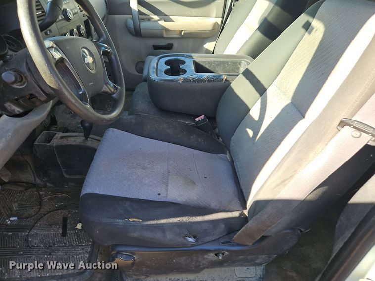 image for item EI8737 2008 Chevrolet Silverado 1500 Crew Cab pickup truck