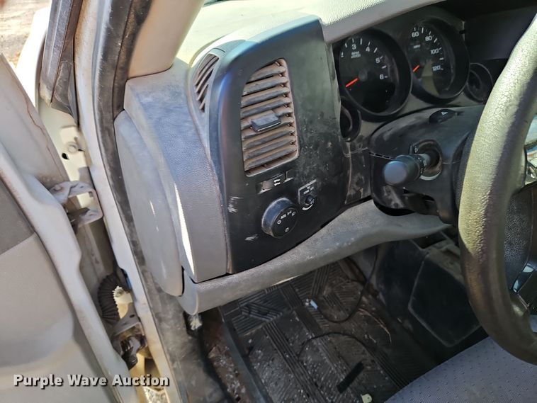 image for item EI8737 2008 Chevrolet Silverado 1500 Crew Cab pickup truck