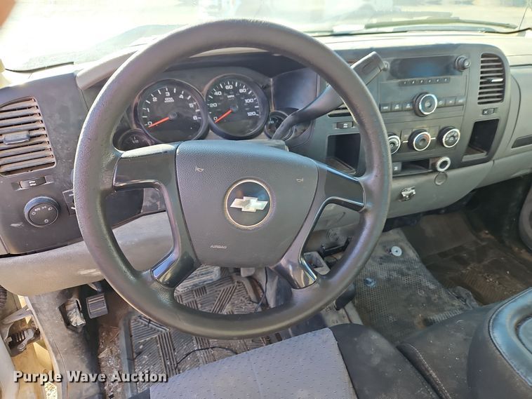 image for item EI8737 2008 Chevrolet Silverado 1500 Crew Cab pickup truck