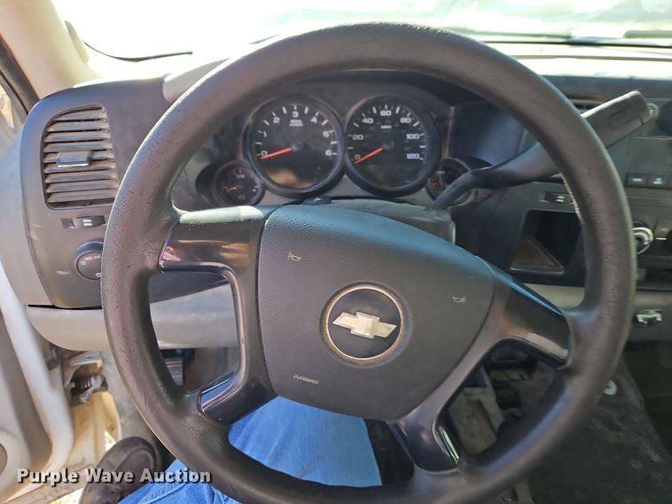 image for item EI8737 2008 Chevrolet Silverado 1500 Crew Cab pickup truck