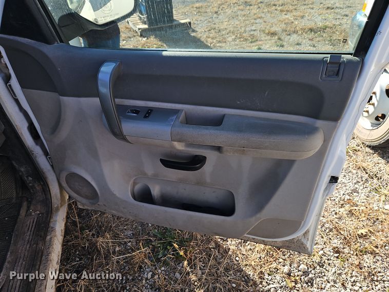 image for item EI8737 2008 Chevrolet Silverado 1500 Crew Cab pickup truck