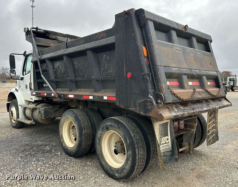 image for item EJ5244 2005 Freightliner Business Class M2 dump truck