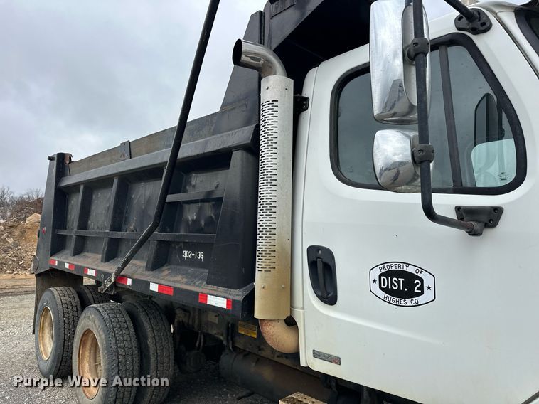 image for item EJ5244 2005 Freightliner Business Class M2 dump truck