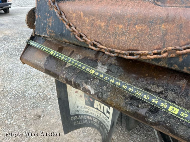 image for item EJ5244 2005 Freightliner Business Class M2 dump truck