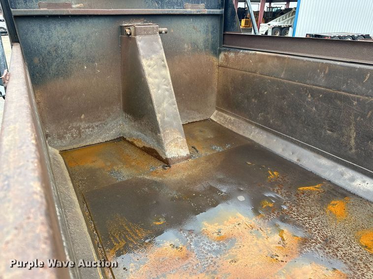 image for item EJ5244 2005 Freightliner Business Class M2 dump truck